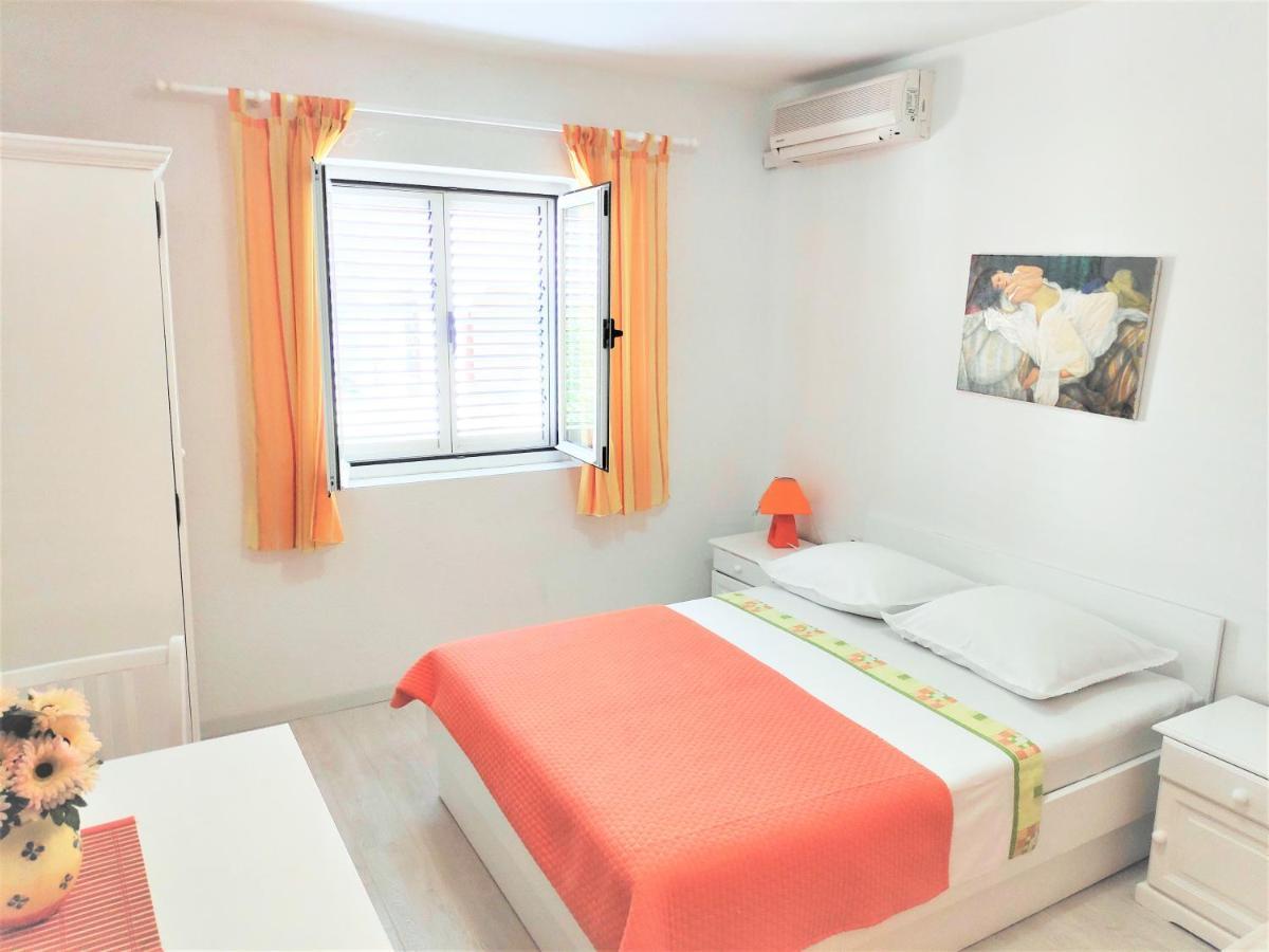 Apartments Vekic Makarska Buitenkant foto