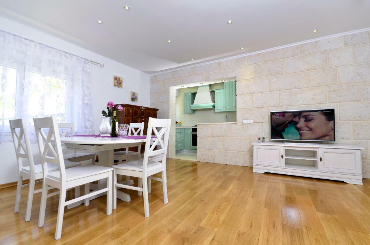 Apartments Vekic Makarska Buitenkant foto