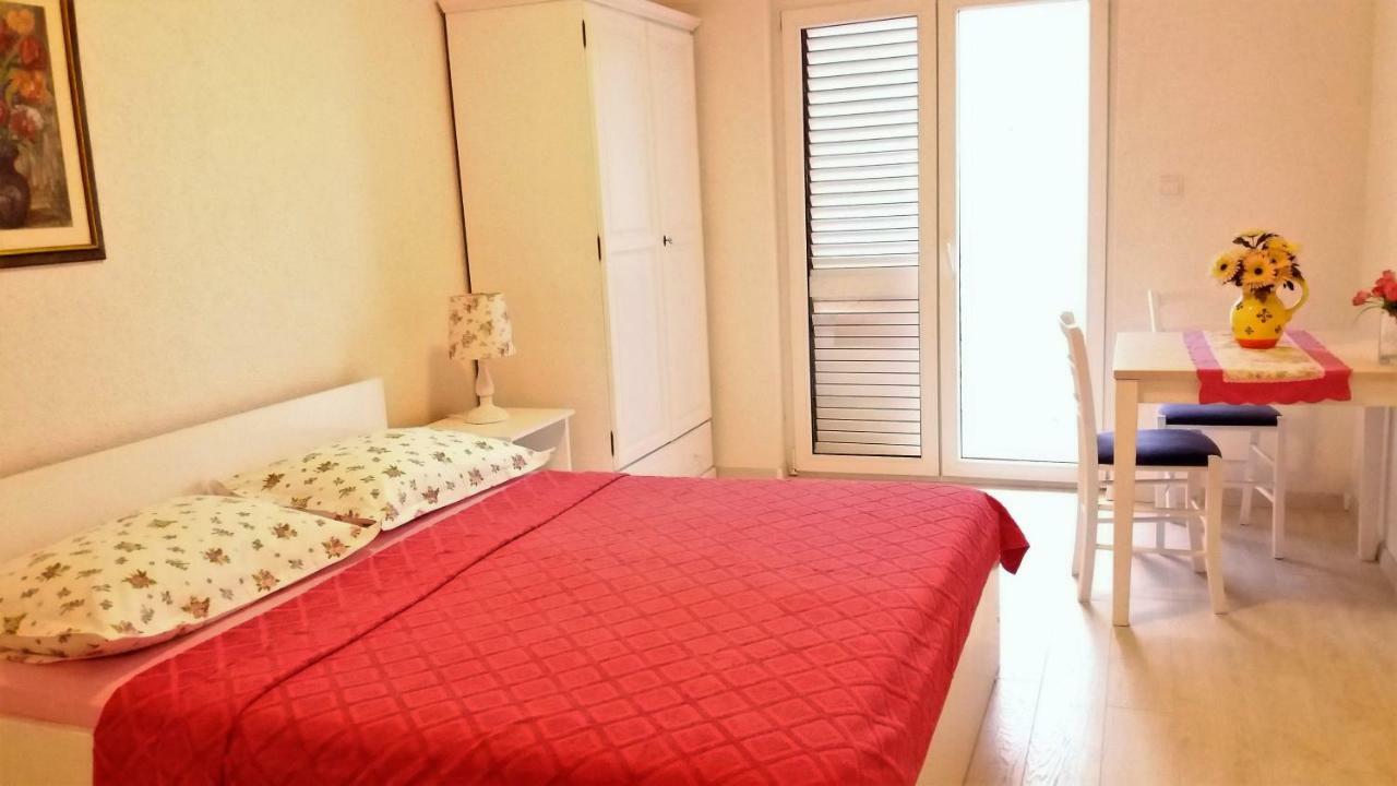 Apartments Vekic Makarska Buitenkant foto