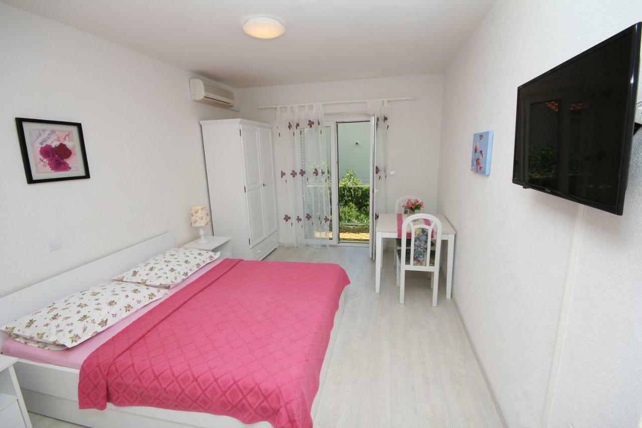 Apartments Vekic Makarska Buitenkant foto