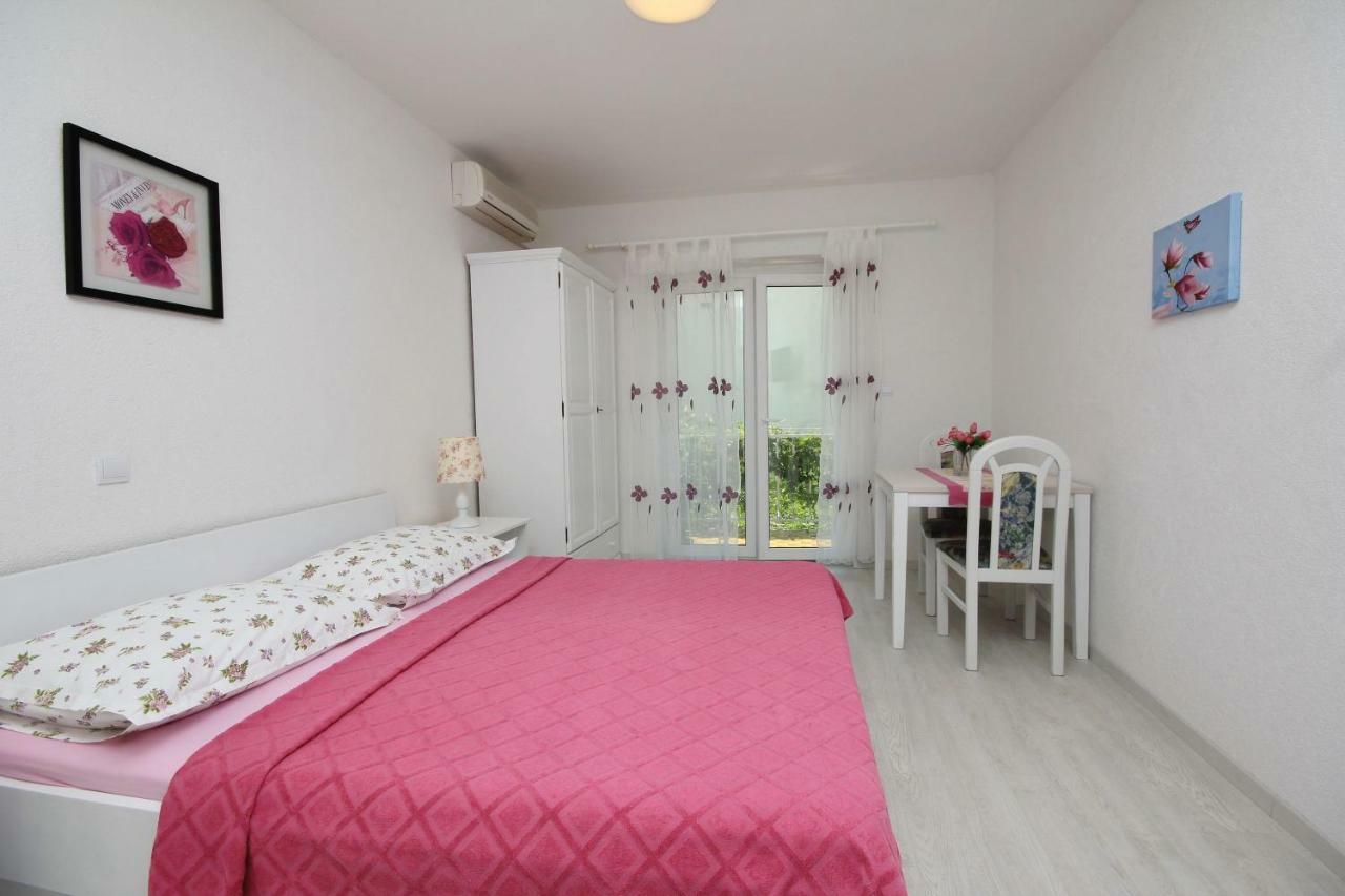 Apartments Vekic Makarska Buitenkant foto